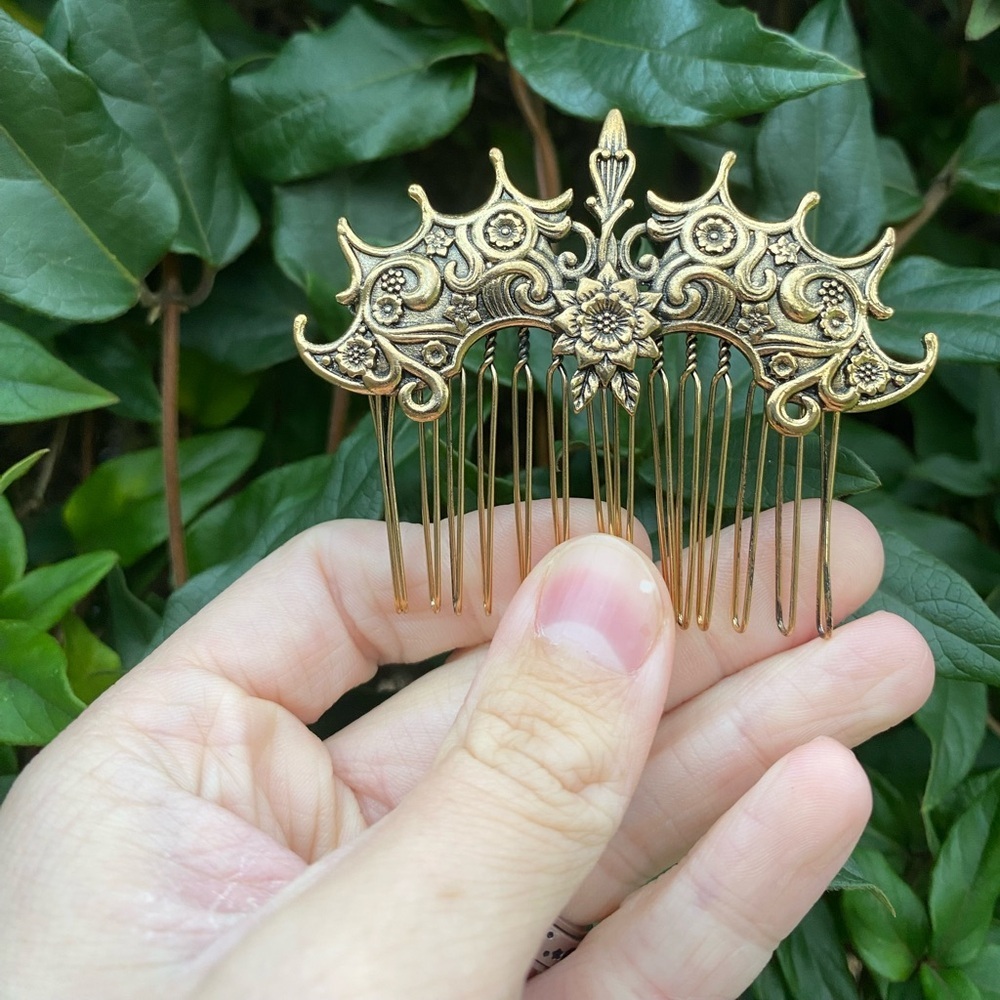 Vintage Inspired Hair Comb Antique Gold Tone Engraved Details, Formal New - Picture 2 of 4